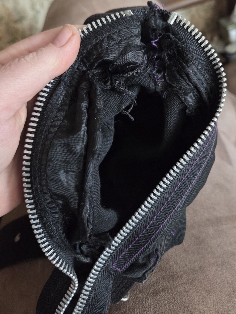 90s Tripp Black Canvas Messenger Bag with Chain Vintage - Picture 9 of 13